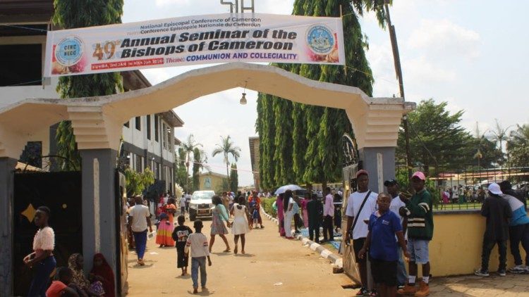 Illustration  de l'accueil  r&eacute;serv&eacute;  aux &eacute;v&ecirc;ques 