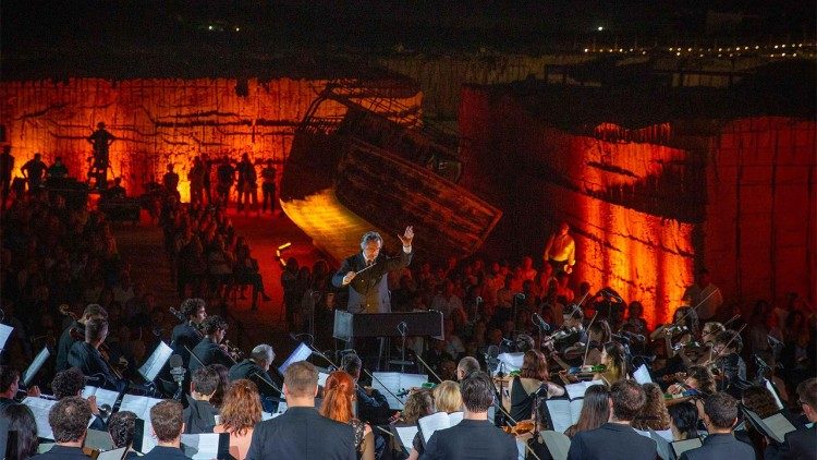 Il maestro Riccardo Muti dirige l'Orchestra Cherubini