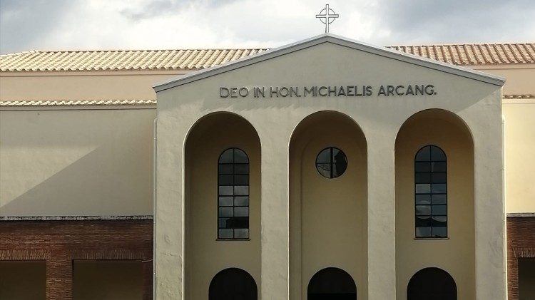 Chiesa di San Michele  Arcangelo nel cortile principale dell'IRSM a Tor Marancia (Foto: A. Romano)