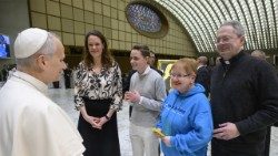 Mitglieder der Initiative "Neuer Anfang" bei Papst Leo