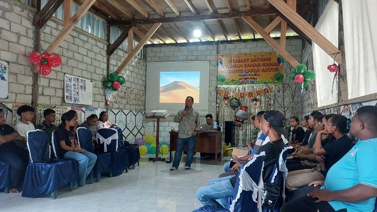 Father Patrisius Jeujanan, MSC, national director of social works of the Indonesian Missionaries of the Sacred Heart, speaks during a youth formation session at the St. Brigitta Learning Centre on Kei Besar Island, Southeast Maluku.