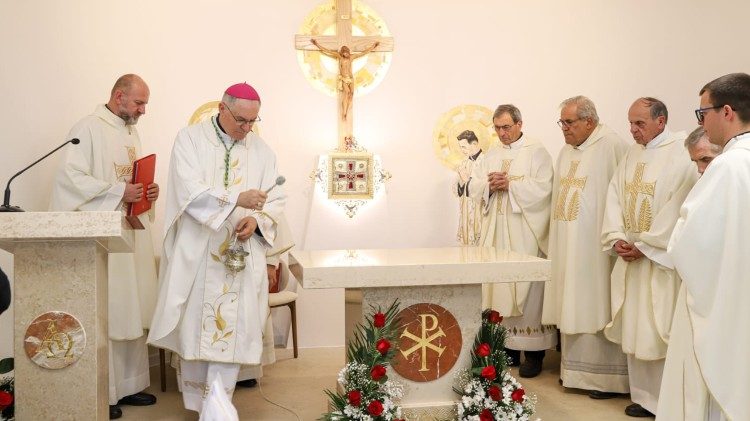 Biskup Ivan Štironja blagoslovio kapelu i Hospicij "Bl. Miroslav Bulešić" (foto: TU PPB)