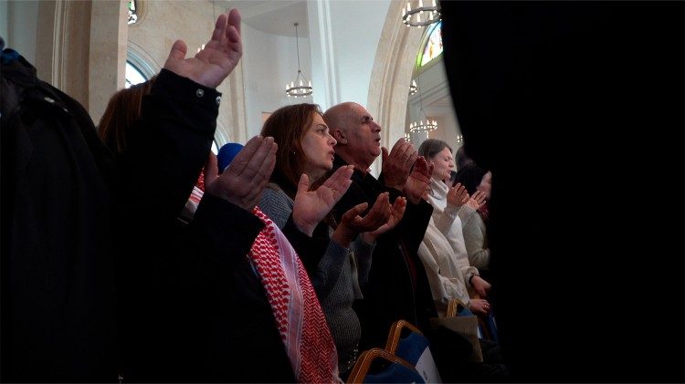 Wierni błagali o pok&oacute;j w Ziemi Świętej i na świecie