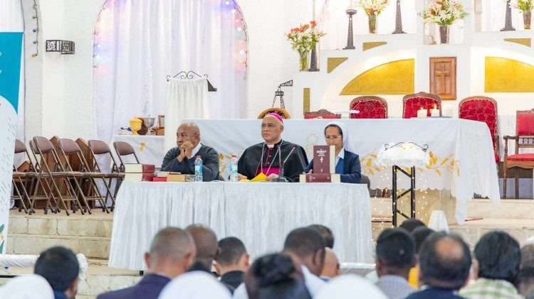 Acto do lan&ccedil;amento de Ny Baiboly Masina Kat&ocirc;lika