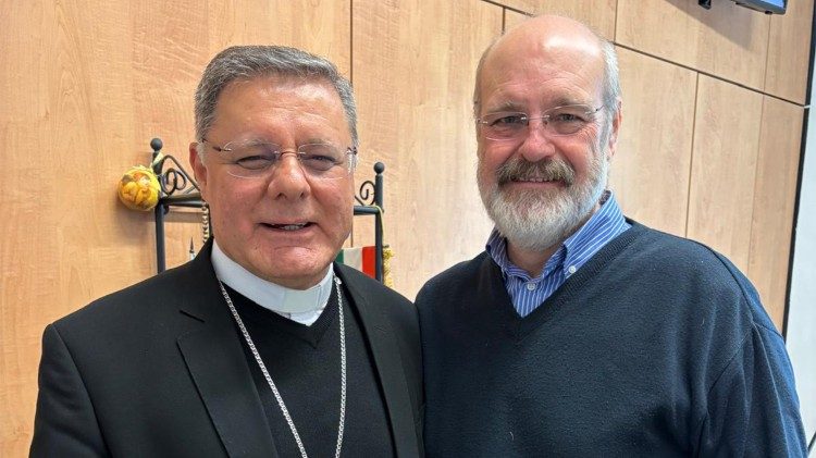 Cardeal Paulo Cezar e Silvonei Jos&eacute;