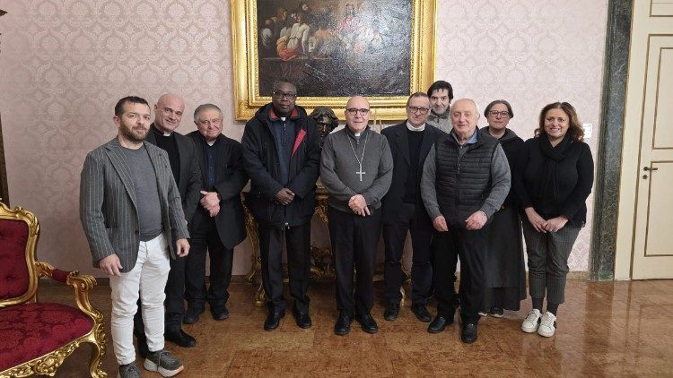 H&ouml;flichkeitsbesuch einer Delegation aus Assisi am Montag, 12. Januar, im Erzbistum Benevento, beim k&uuml;nftigen neuen Erzbischof Assisis, Felice Accrocca