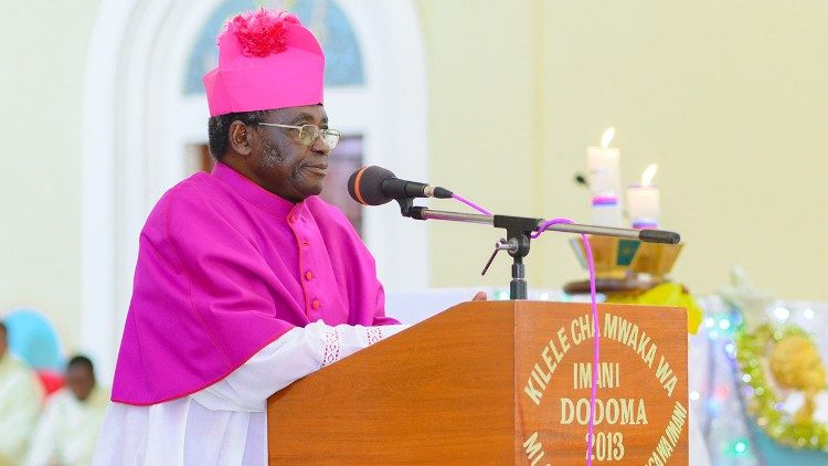 Askofu Mkuu Beatus KInyaiya