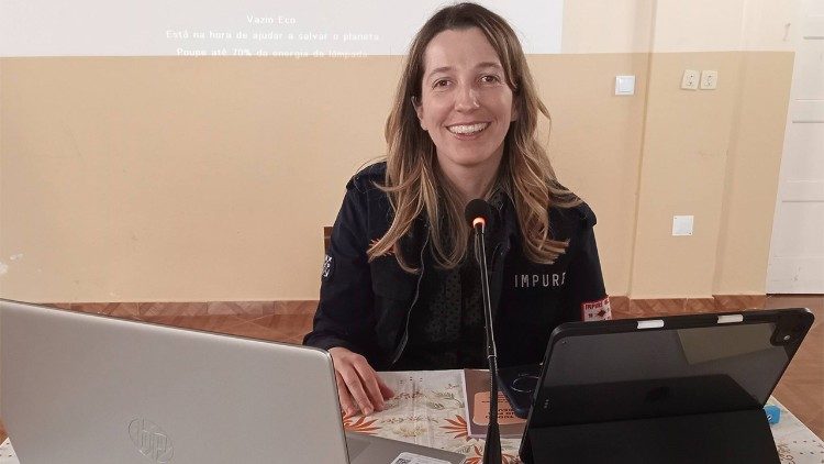 Sr.a Cla&uacute;dia Giampietro, membro da Comiss&atilde;o Pontif&iacute;cia para a Prote&ccedil;&atilde;o de Menores.