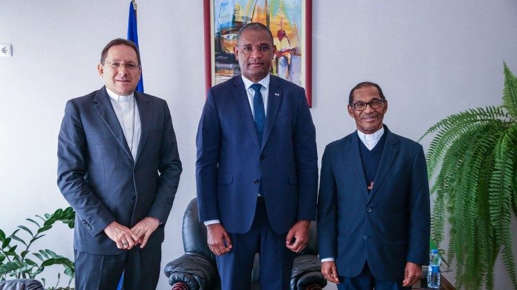 Dom Sommertag se encontrou com o Cardeal Dom Arlindo Furtado, entidades p&uacute;blicas e privadas