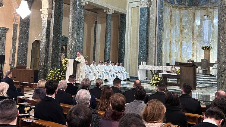 Il cardinale segretario di Stato vaticano, Pietro Parolin, presiede la Messa con l’esposizione delle reliquie di san Pier Giorgio Frassati 