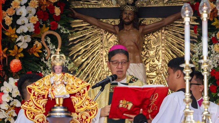 O arcebispo de Cebu, Alberto Sy Uy, durante a missa pontifical   (Bas&iacute;lica Menor do Santo Ni&ntilde;o de Cebu)