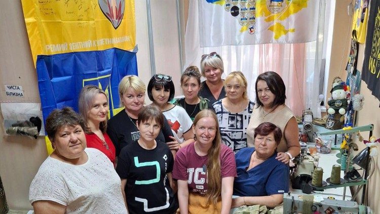 Voluntarias de la "Compa&ntilde;&iacute;a de costura"