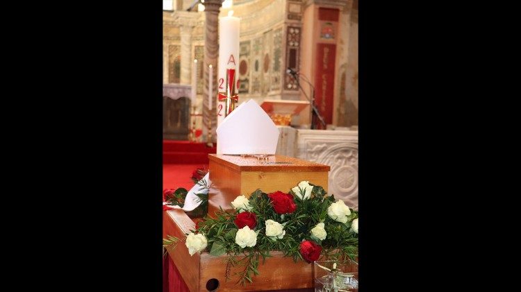 Zemni ostaci biskupa Jurja Dobrile (foto: Gordana Krizman)