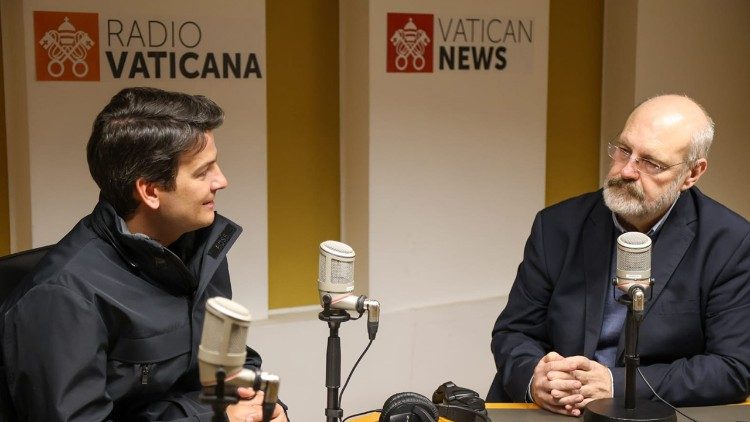Prefeito de Curitiba Eduardo Pimentel visita a Rádio Vaticano – Vatican News