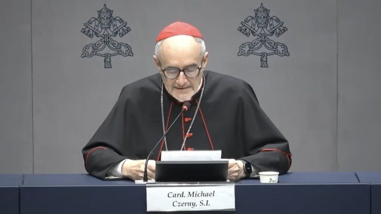 圣座促进人类整体发展部部长切尔尼枢机