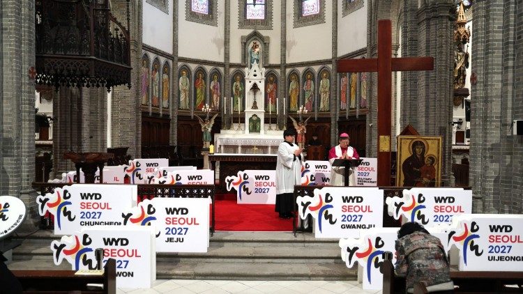 Archbishop Peter Soon-taick Chung presides over the blessing of WYD Seoul 2027 logo sculptures at Myeongdong Cathedral on Jan. 20, marking the launch of the nationwide pilgrimage of the World Youth Day symbols. Photo: