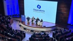 Episkopo ya lokumu Pietro Parolin na Auditorium Antonianum ya Roma 