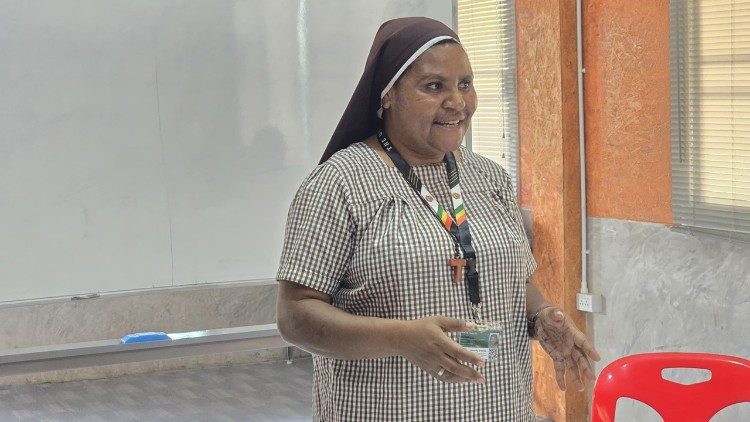 Sor Grace gu&iacute;a a los estudiantes cat&oacute;licos de la Universidad