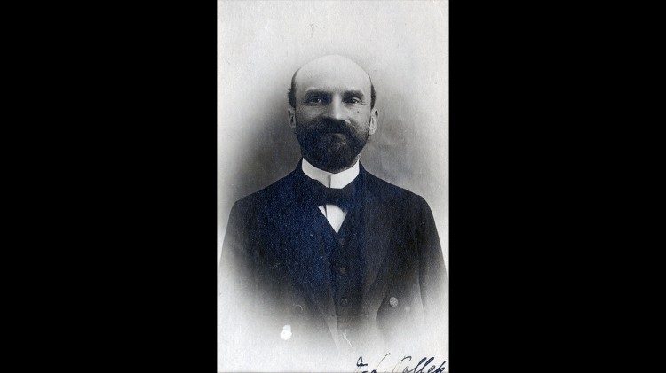 Ludwig Pollak, ca. 1912, stampa alla gelatina al bromuro d'argento, 88 x 56 mm, dall’album per celebrare i settant’anni del Prof. Eugen Bormann. Vienna, Universit&agrave; di Vienna, collezione del Dipartimento di Storia Antica, Papirologia ed Epigrafia