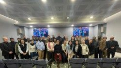 Jóvenes del Instituto Ecuménico de Bossey visitan los medios vaticanos