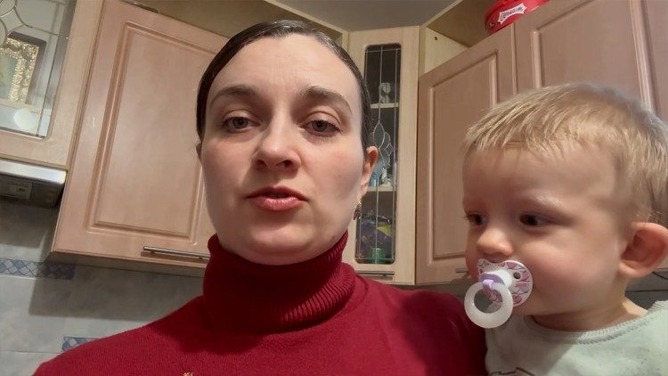 Lesia, mère d'un enfant handicapée, chez elle à Kiev. 