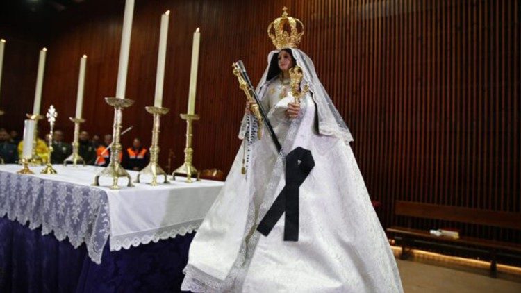 La virgen del Sol presente en la misa por las v&iacute;ctimas del accidente de tren