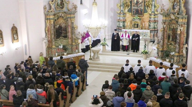 Na završetku Molitvene osmine za jedinstvo kršćana ispunjena crkva Uznesenja BDM u Pakracu (Foto: Požeška biskupija)