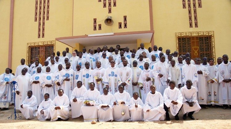 Messe solennelle d’action de gr&acirc;ce &agrave; l’occasion du centenaire du Petit S&eacute;minaire de Pabr&eacute; 