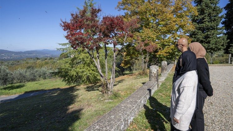 Alcuni componenti delle famiglie di Gaza accolti a Sant'Agata in Arfoli. Foto di Jacopo Canè.