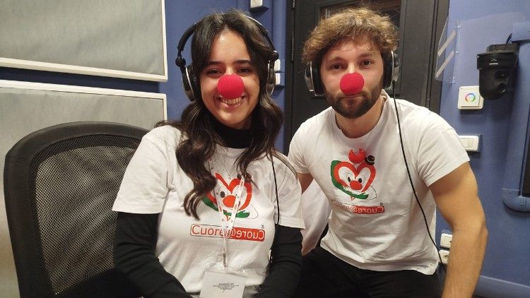 Maria Vittoria e Riccardo, due clown di Cuore@Cuore Odv, nello Studio 9 di Radio Vaticana