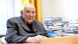 Bischof Maximilian Aichern +