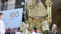 Z okazji 100 rocznicy koronacji Papież ofiarował Patronce Toledo srebrną lilię