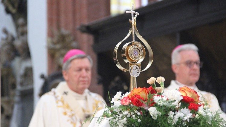 Relikwie św. Jana Pawła II w nowym sanktuarium