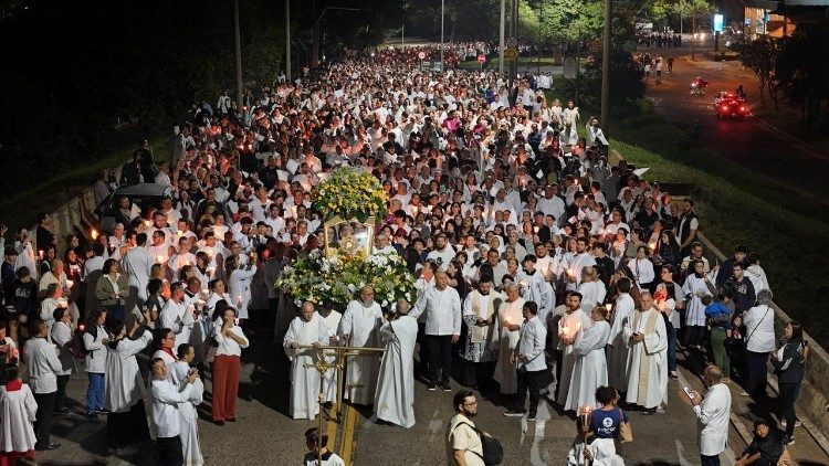 São José do Rio Preto realiza Caminhada Eucarística pela paz