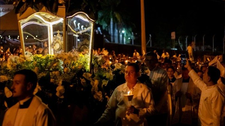 Caminhada Eucar&iacute;stica pela paz