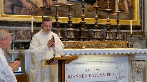 Ks. Zieliński: Eucharystia sprawia, że jesteśmy wsp&oacute;lnotą