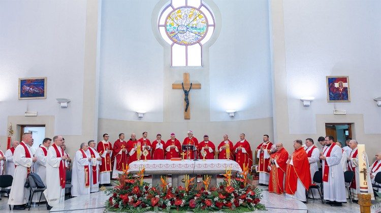 Misno slavlje u bazilici sv. Kvirina u Sisku (Foto: Stjepan Vego)