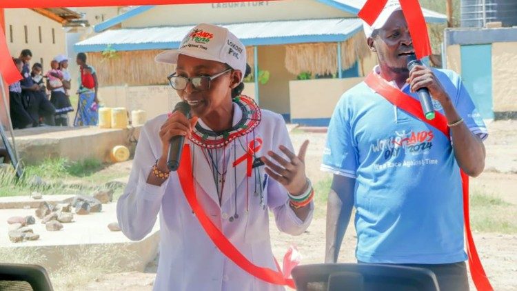 Suor Mbuli tiene un incontro di sensibilizzazione durante la Giornata mondiale contro l’AIDS.