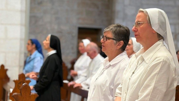  Visita da Ir. Simona Brambilla e da Ir. Tiziana Merletti à Terra Santa - Foto: USRTS