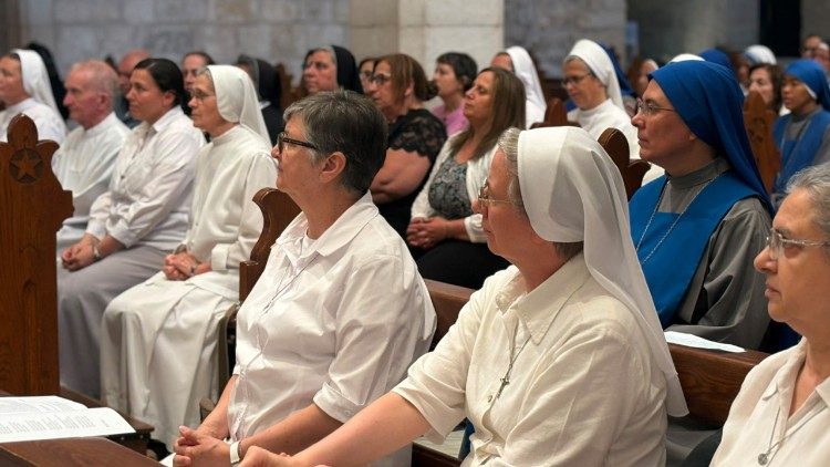 Visita da Ir. Simona Brambilla e da Ir. Tiziana Merletti &agrave; Terra Santa - Foto: USRTS