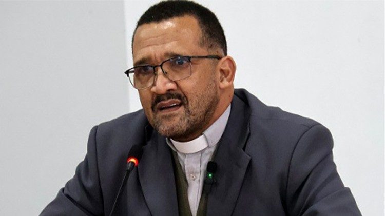Arcebispo Sithembele Sipuka, África do Sul