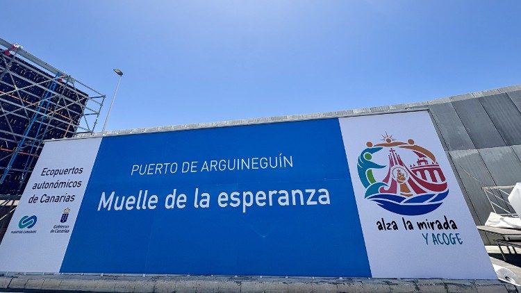 Le port d'Arguineguín, surnommé «le quai de la honte», en voie de devenir le «quai de l'espérance» ce jeudi 11 juin. 