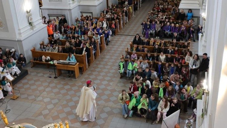 Свята Меса під проводом єпископа Язловецького під час Дієцезіального дня дитини 2026 р.