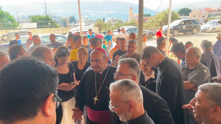 Wizyta nuncjusza apostolskiego wśr&oacute;d potrzebujących w Libanie