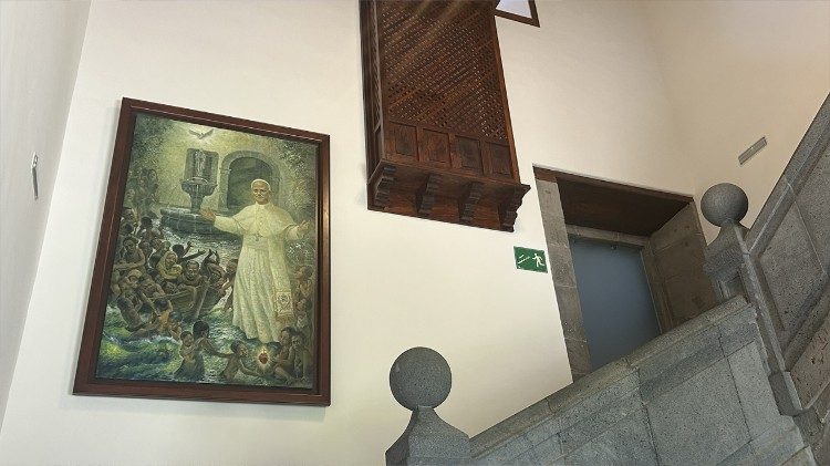 Il quadro con l'immagine di Leone XIV