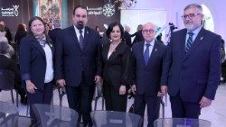 Մեսրոպեան վարժարանը պատուուեցաւ Պաապտայի նախագահական պալատին մէջ