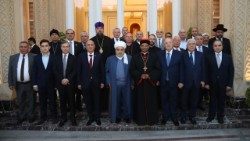 Kardinal Kuvakad Şeyxülislam Allahşükür Paşazadə və Azərbaycanın dini icmaların başçıları, dövlət və ictimai qurumların rəhbərləri ilə. Bakı, 18 iyun 2026-cı il.  