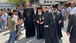 Klinika została poświęcona podczas wspólnej wizyty w Gazie kard. Pizzaballi oraz patriarchy Teofila III
