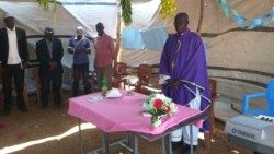 Padre Yohuanna Al-Amin, párroco de la iglesia de San Vicente en Kauda, Sudán (Copyright: Ayuda a la Iglesia que sufre)