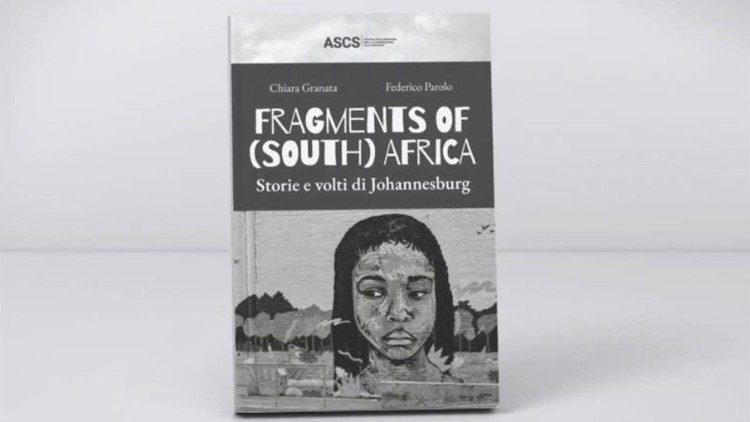 La copertina del volume fotografico Fragments of (South) Africa